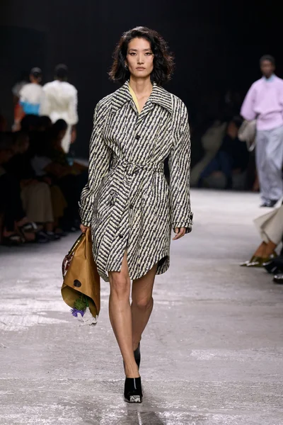 Look 48